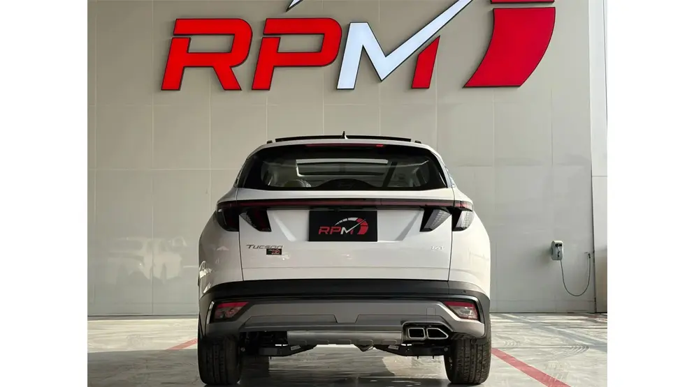 التلميع الساطع للسيارات – خطوتك الأولى لاستعادة بريق الوكالة